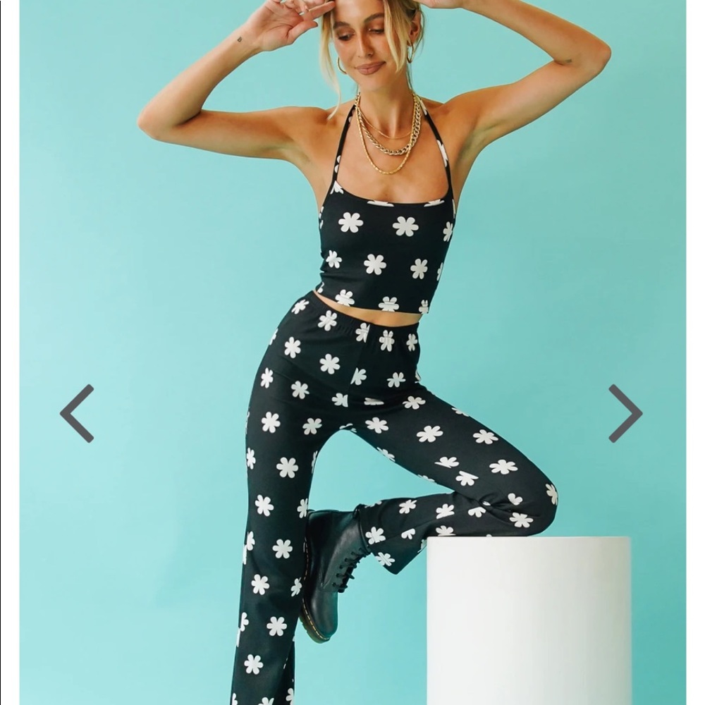 VRG GRL Teach Peace Pants / black size xs